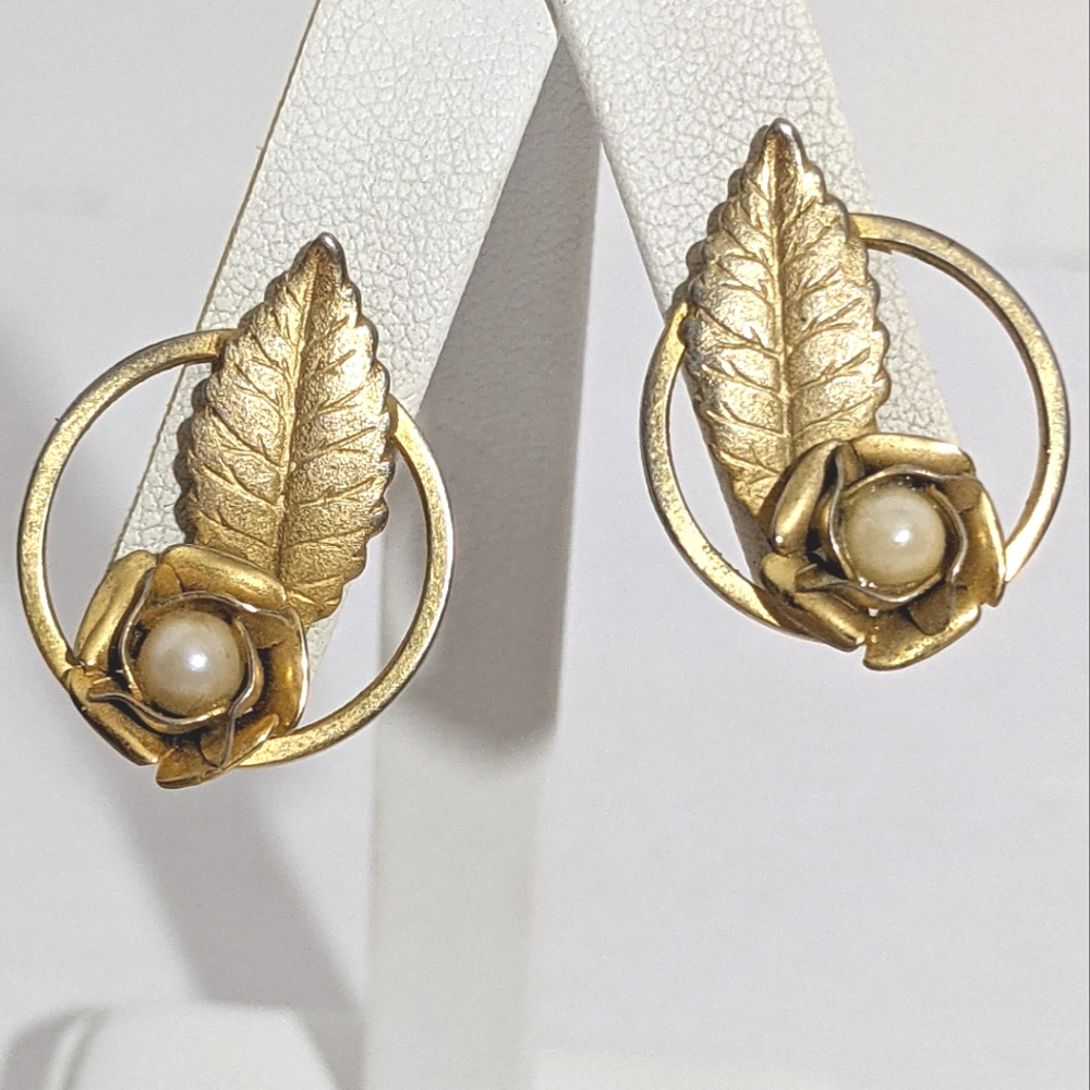 Vintage Gold & Real Pearl Flower Clip Earrings